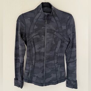 Lululemon Define Jacket in Camo Black Size 8